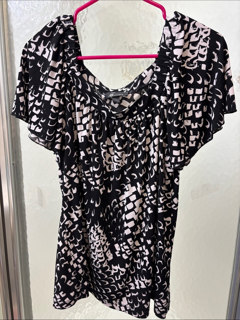 Avenue Black and White Abstract Flutter-Sleeve Top